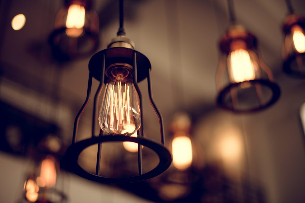 Ideas creativas para iluminar tu habitacion con luces LED 1